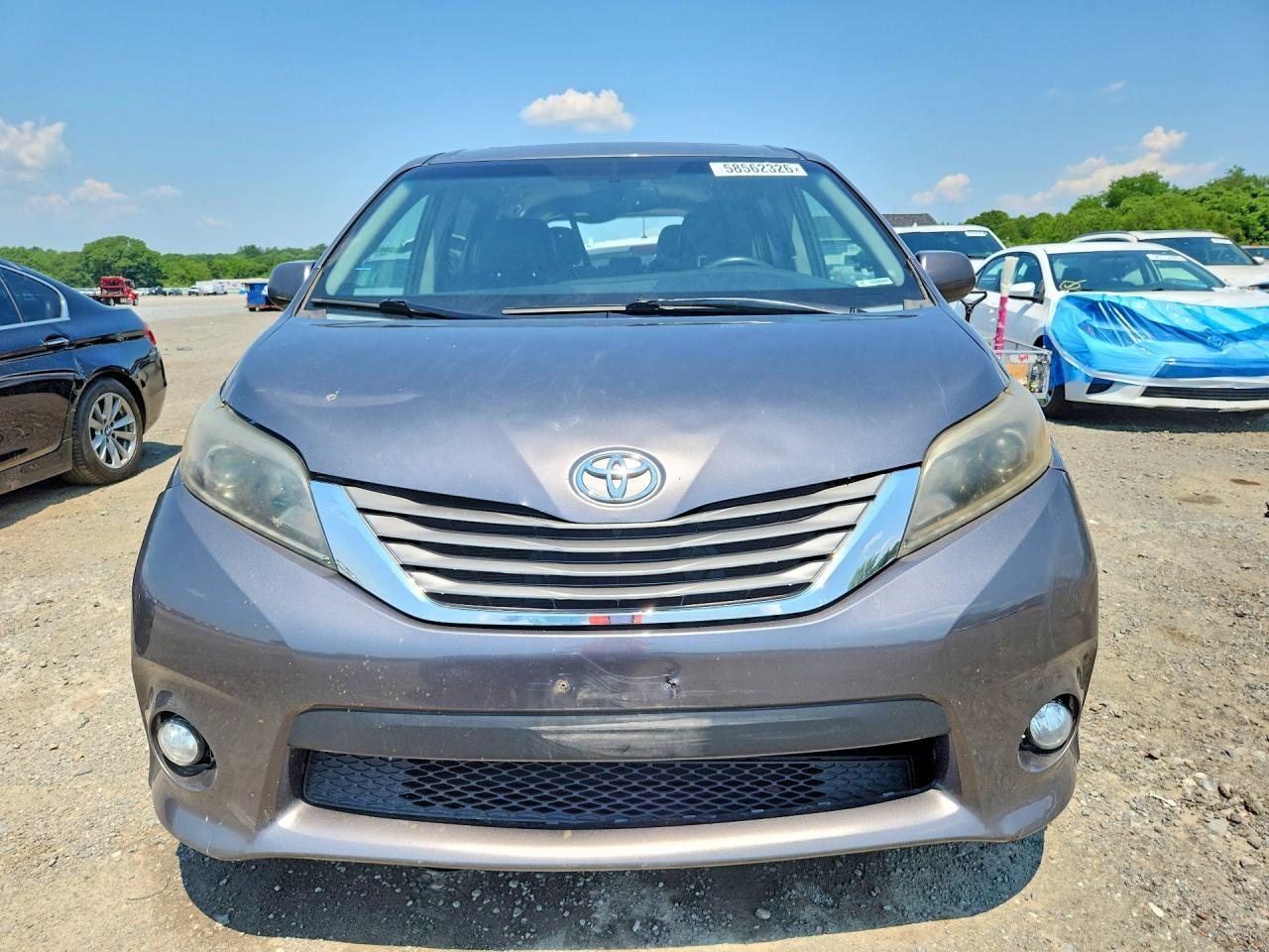 2015 Toyota Sienna Sport - Image 5