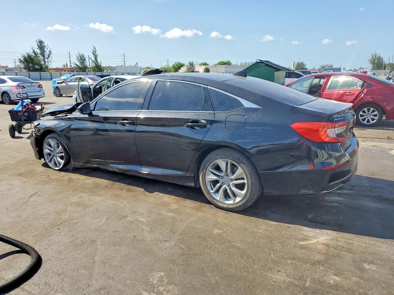 2018 Honda Accord Lx - Фото 2