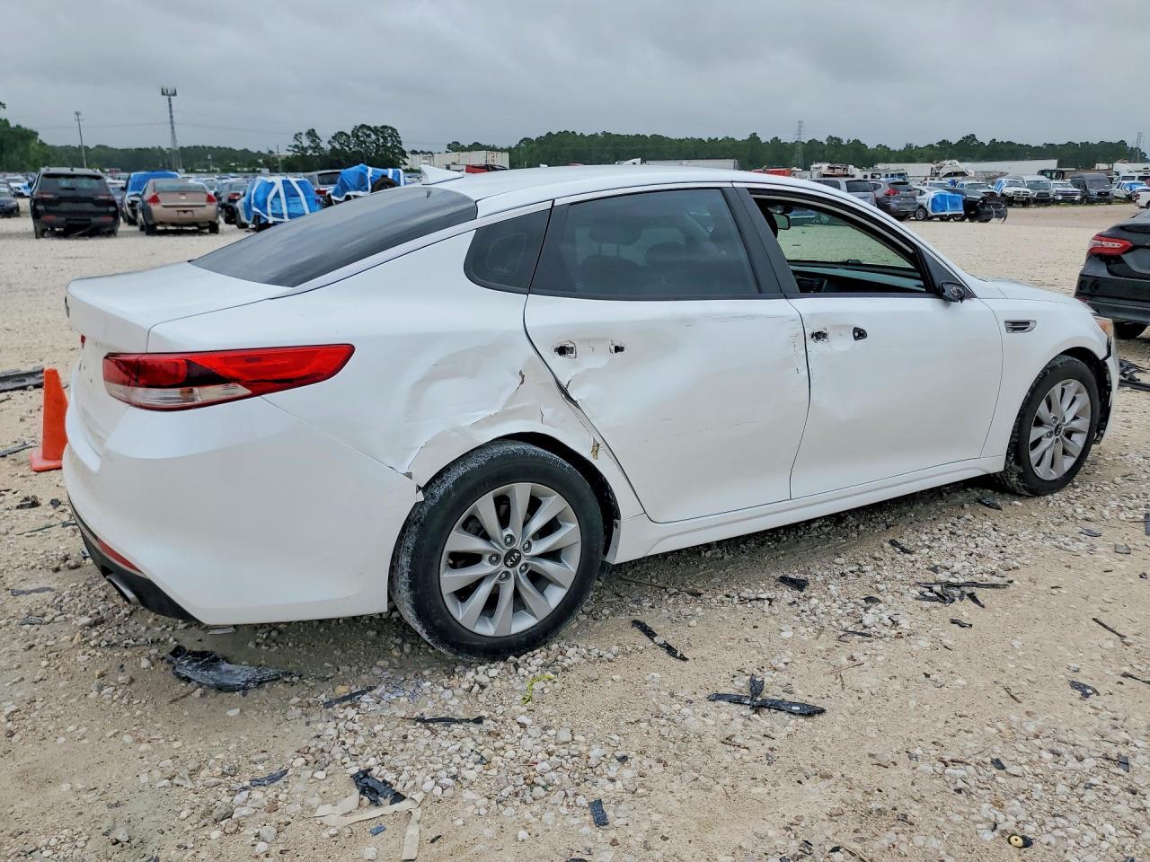 2017 Kia Optima Lx - Image 3