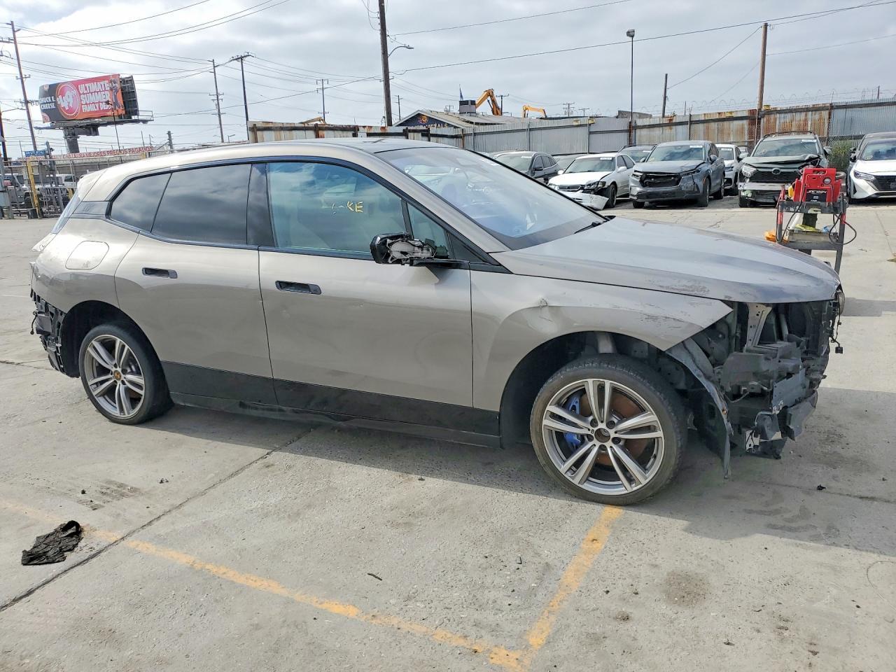 2024 BMW Ix xDrive50 - Image 4