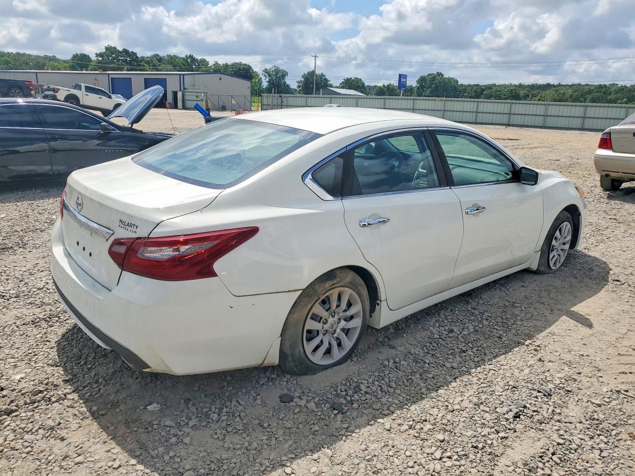 2018 Nissan Altima 2.5 S - Фото 3