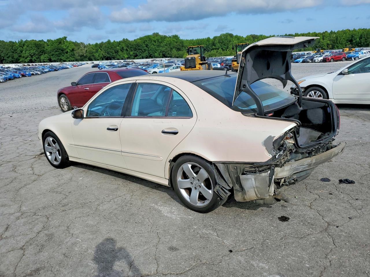 2004 Mercedes-Benz E 500 - Image 2