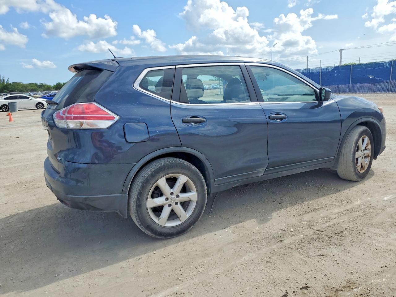 2016 Nissan Rogue S - Фото 3