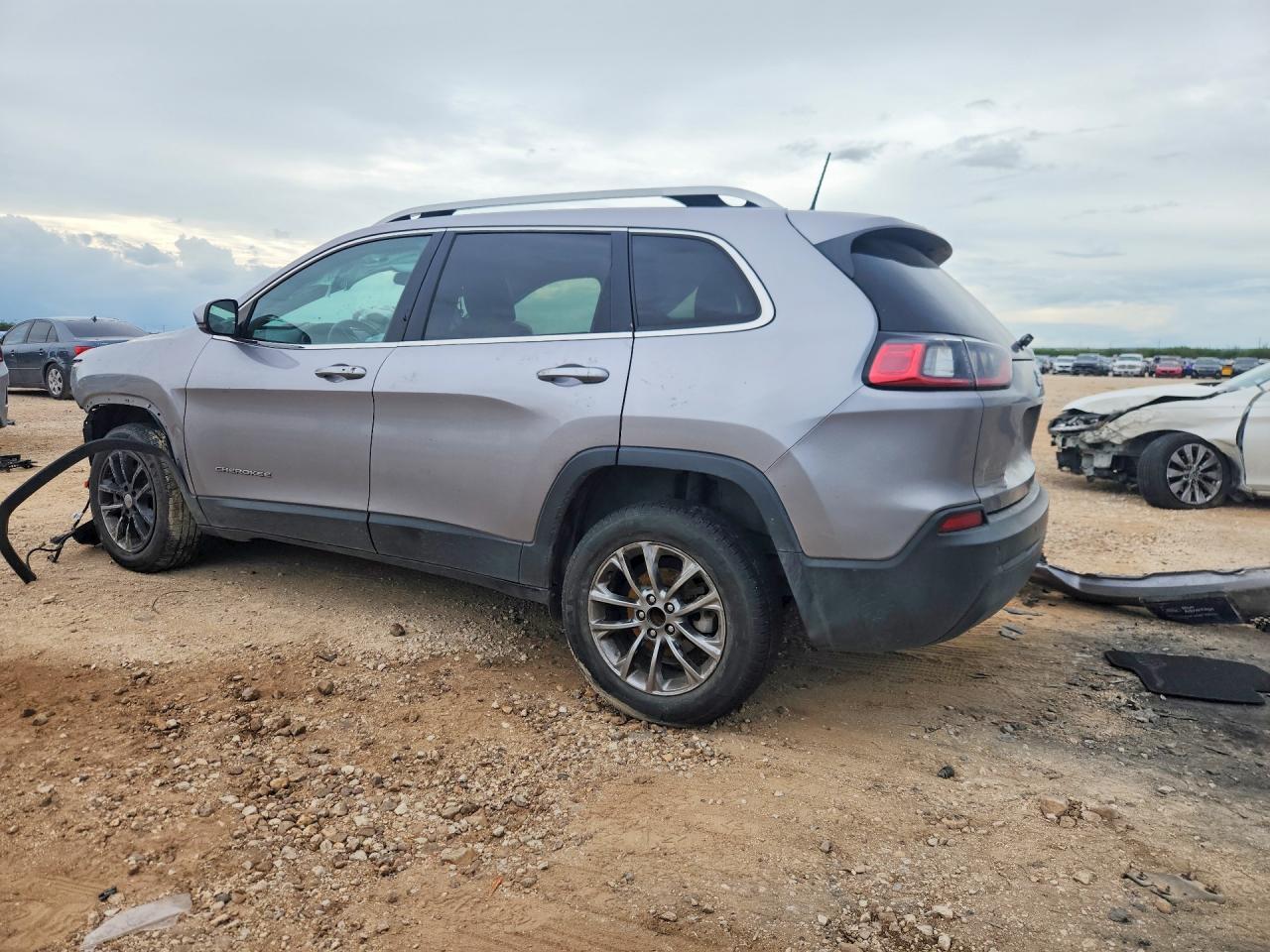 2020 Jeep Cherokee Latitude Plus - Image 2