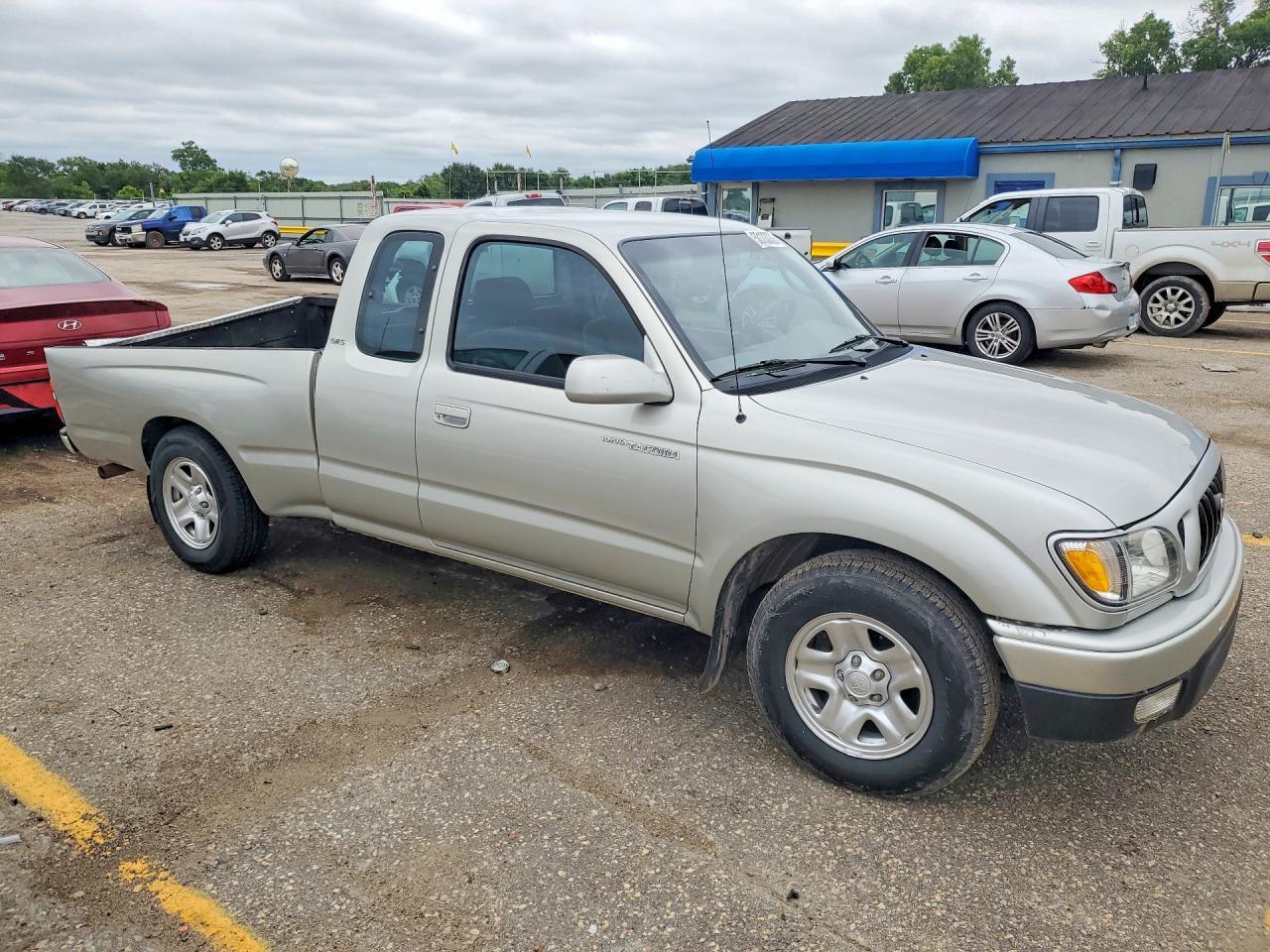 2005 Toyota Tacoma - Image 4