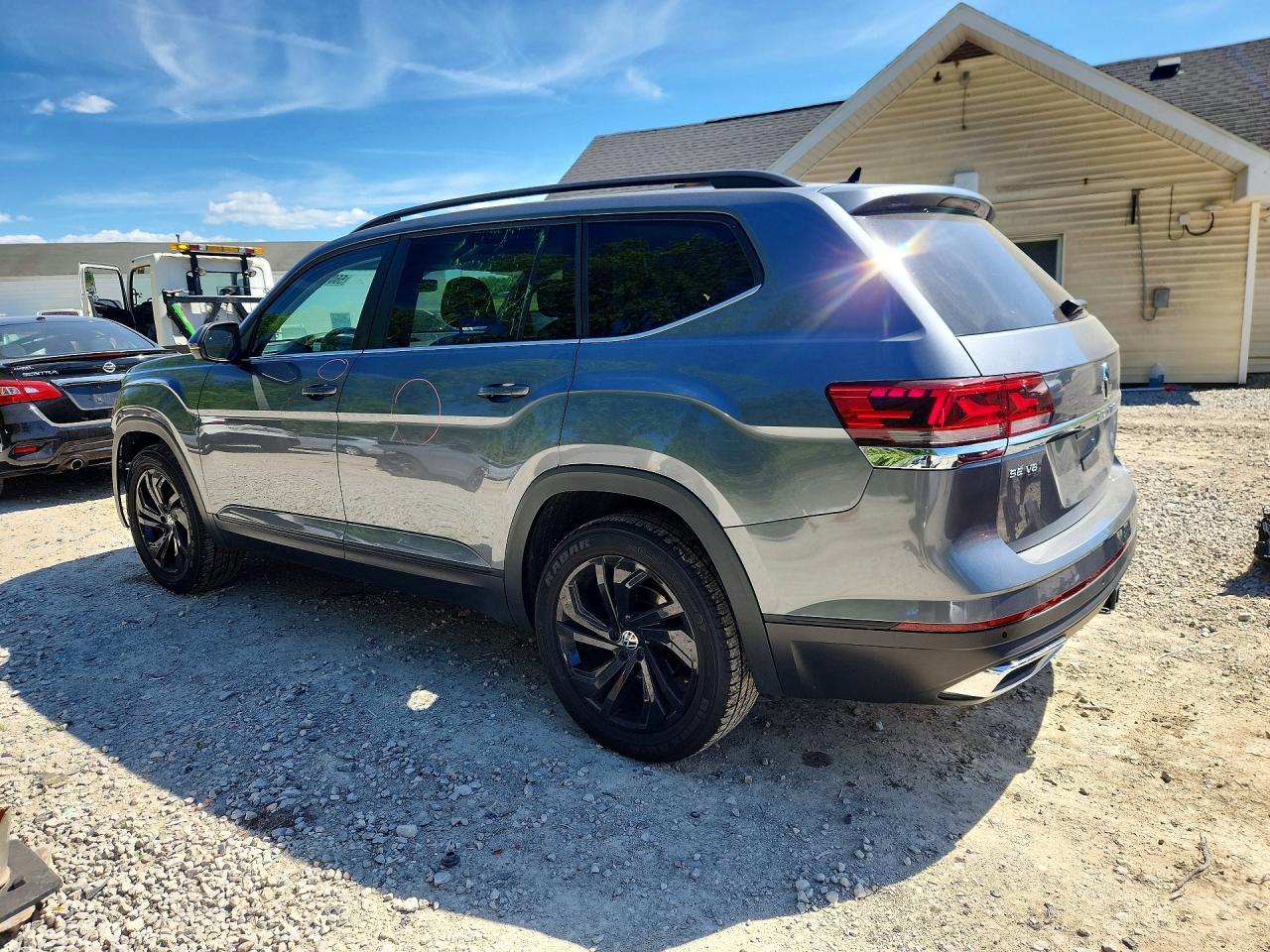 2023 Volkswagen Atlas Se - Image 2