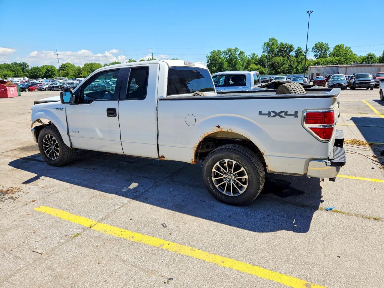 2013 Ford F150 Super Cab - Image 2