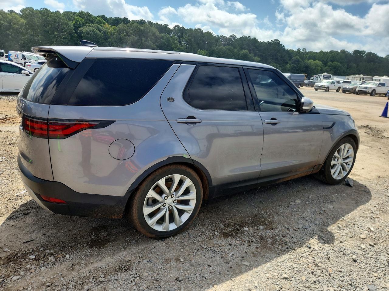 2023 Land Rover Discovery S - Image 3