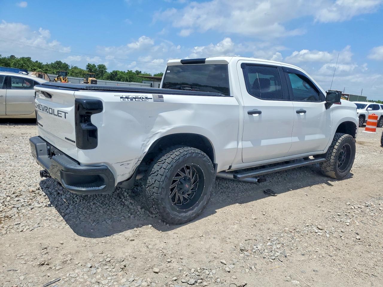 2021 Chevrolet Silverado K1500 Trail Boss Custom - Фото 3