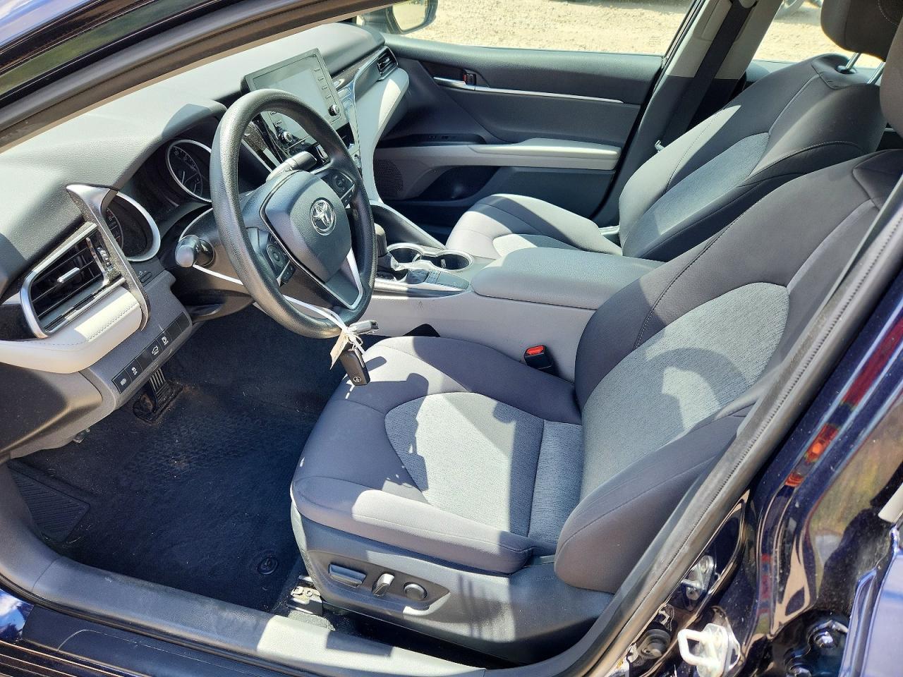 2022 Toyota Camry Le - Фото 7
