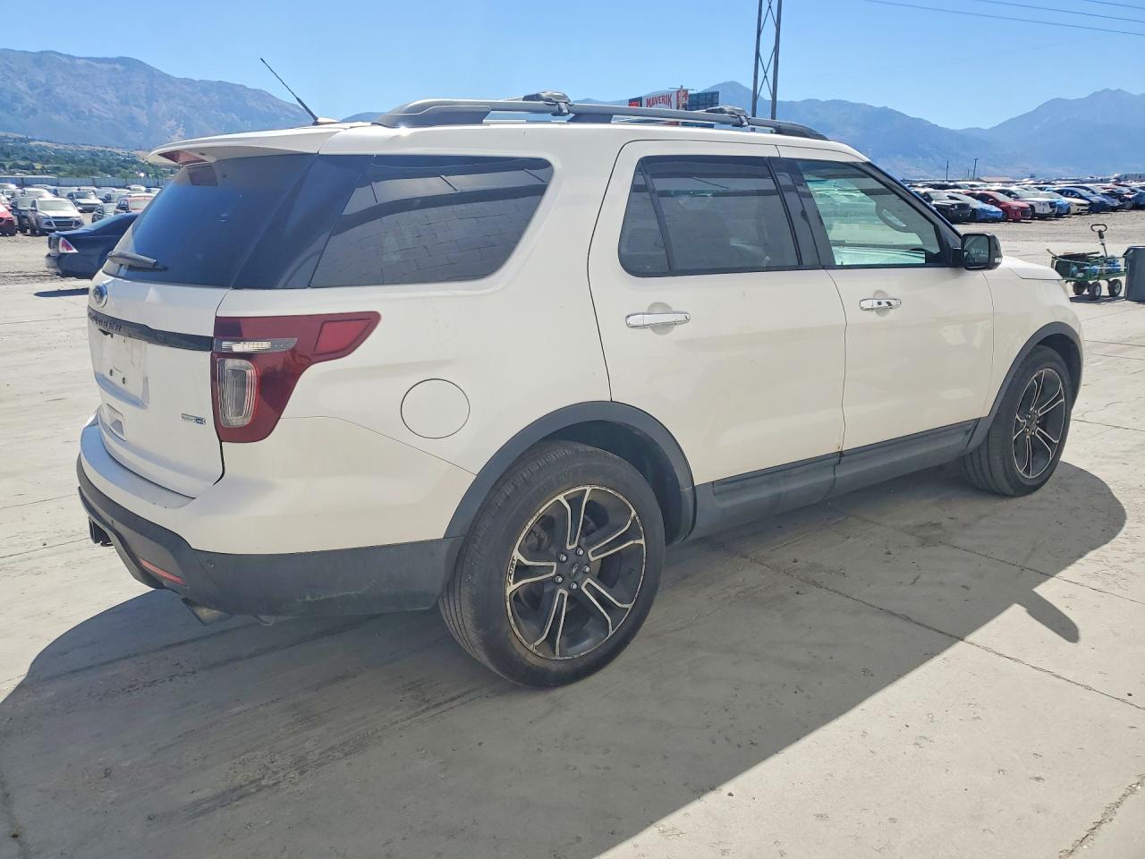 2014 Ford Explorer Sport - Image 3