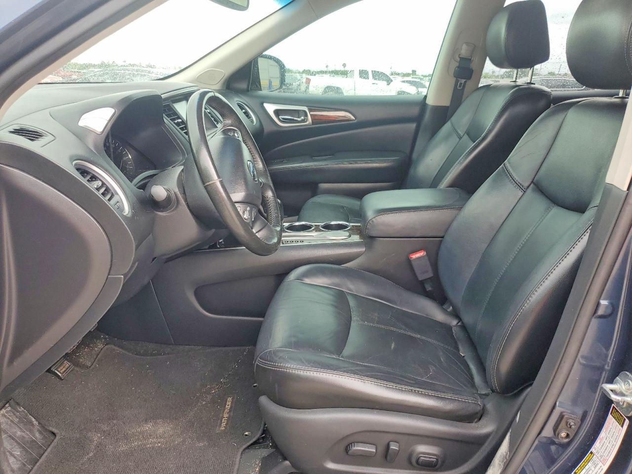 2014 Nissan Pathfinder S - Image 7