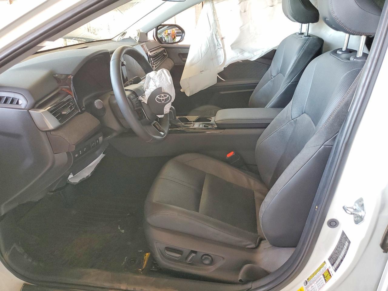 2025 Toyota Camry Xle - Image 7