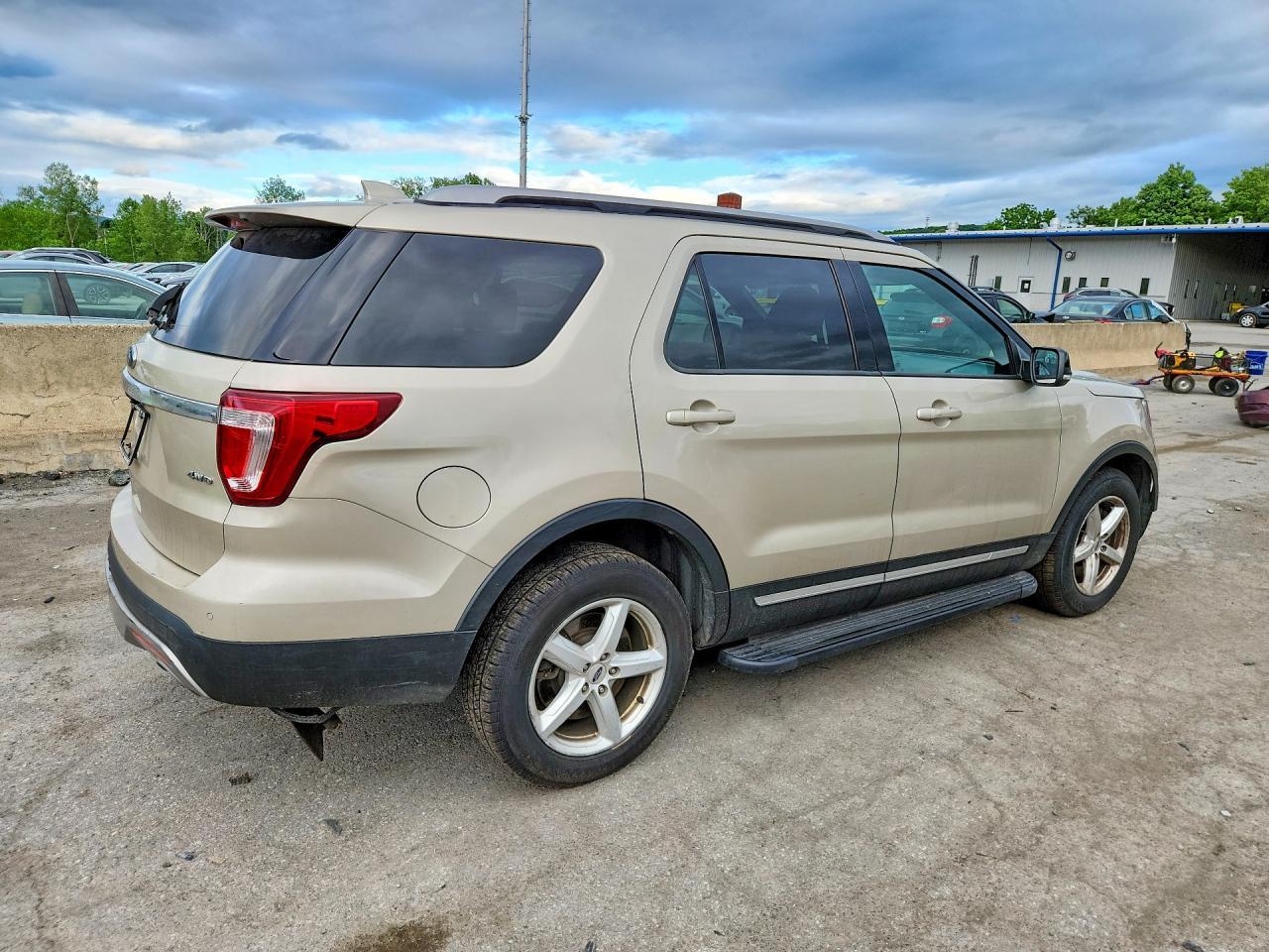 2017 Ford Explorer Xlt - Image 3