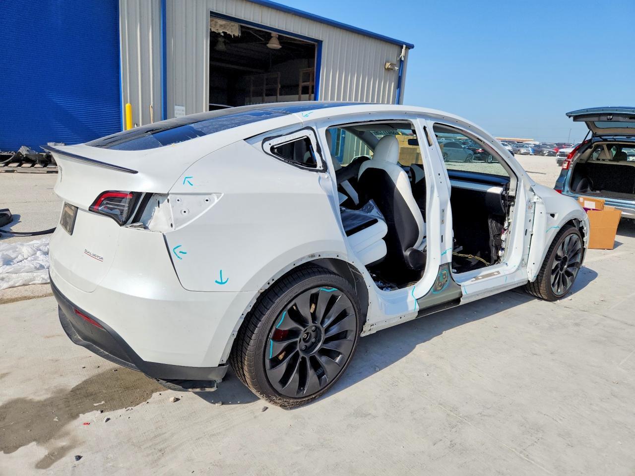 2023 Tesla Model Y - Image 3