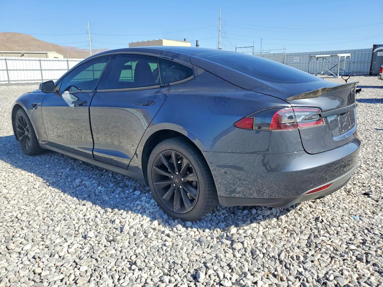 2014 Tesla Model S - Фото 2