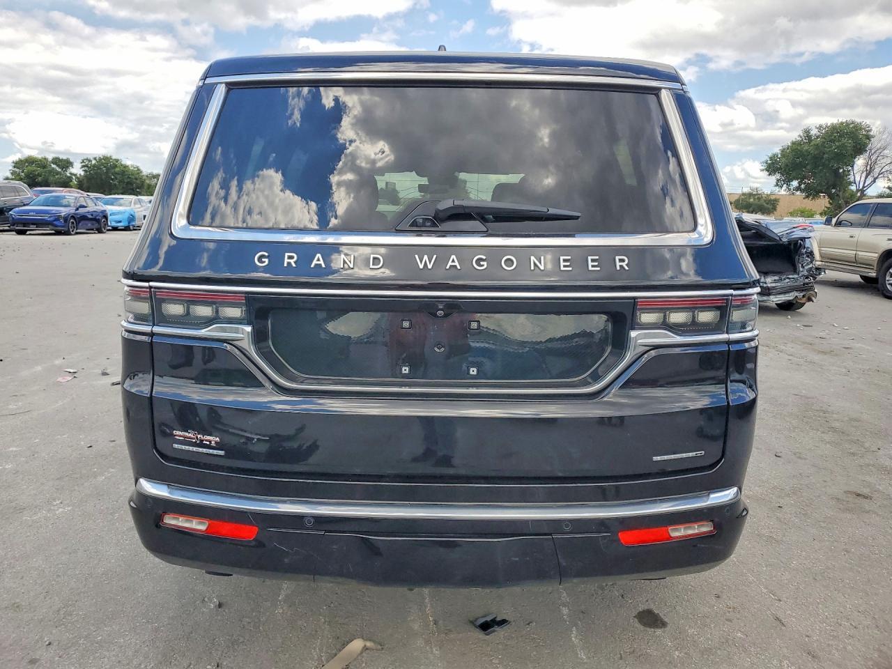 2023 Jeep Grand Wagoneer Series Ii - Image 6