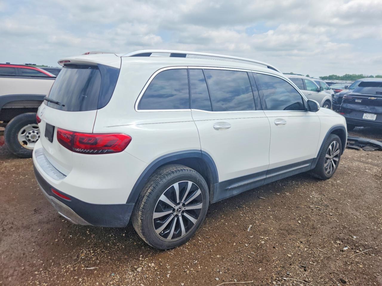 2021 Mercedes-Benz Glb 250 - Фото 3