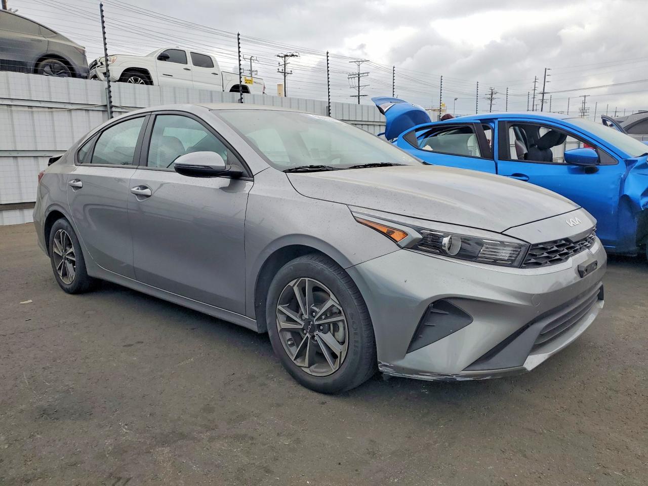 2023 Kia Forte Lxs - Фото 4