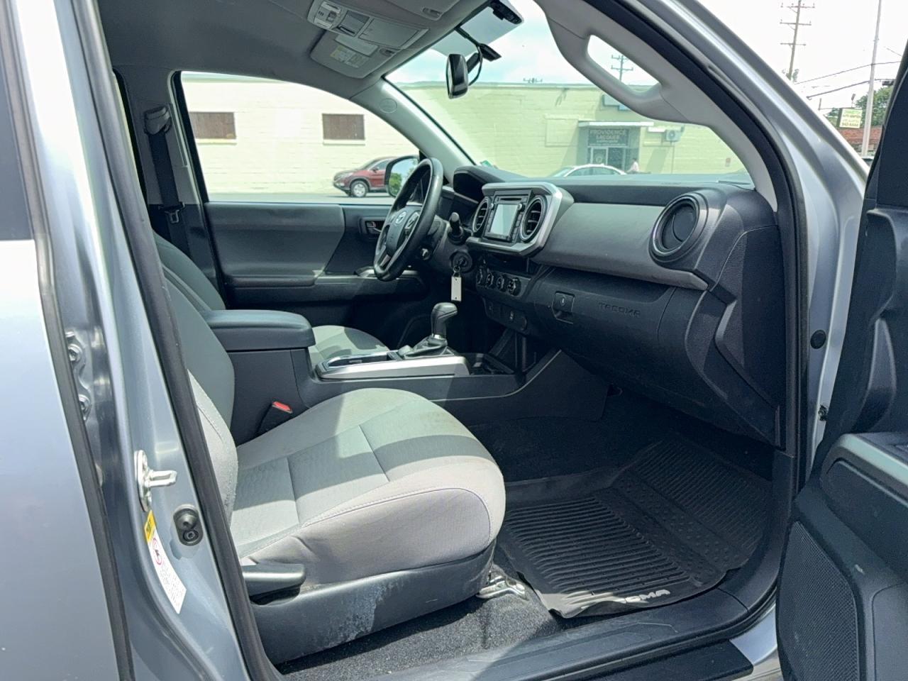 2016 Toyota Tacoma Sr5 V6 - Image 5