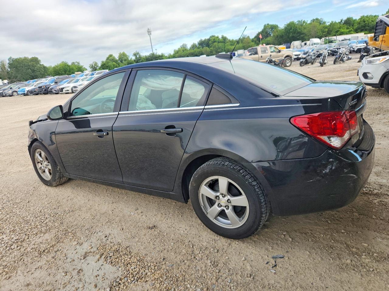 2015 Chevrolet Cruze Lt - Image 2