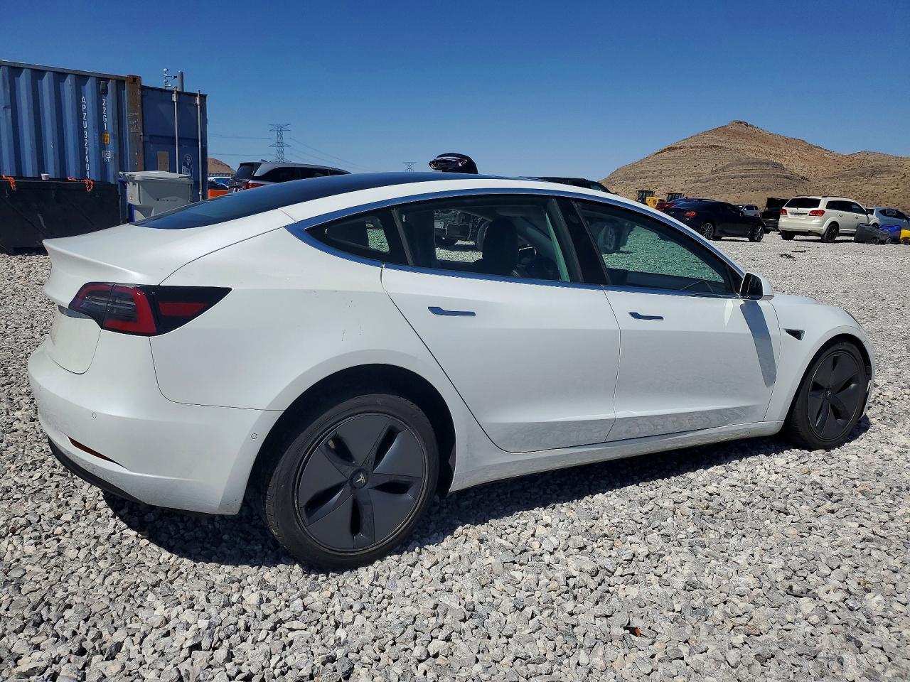 2020 Tesla Model 3 - Фото 3