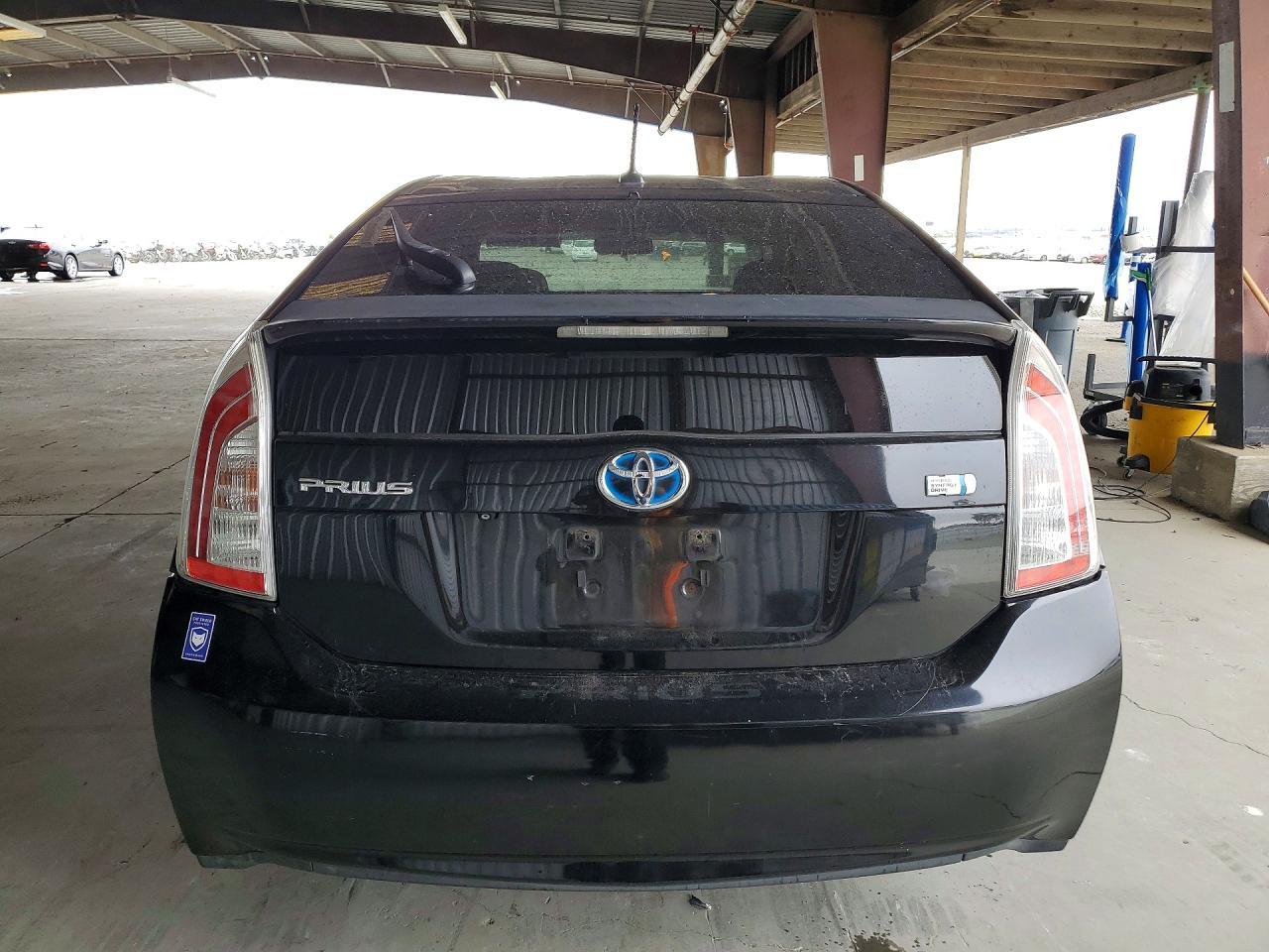 2012 Toyota Prius Three - Фото 6