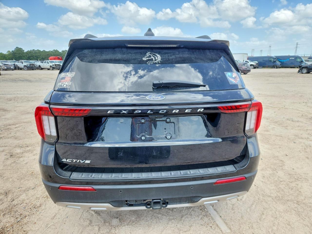 2025 Ford Explorer Active - Image 6