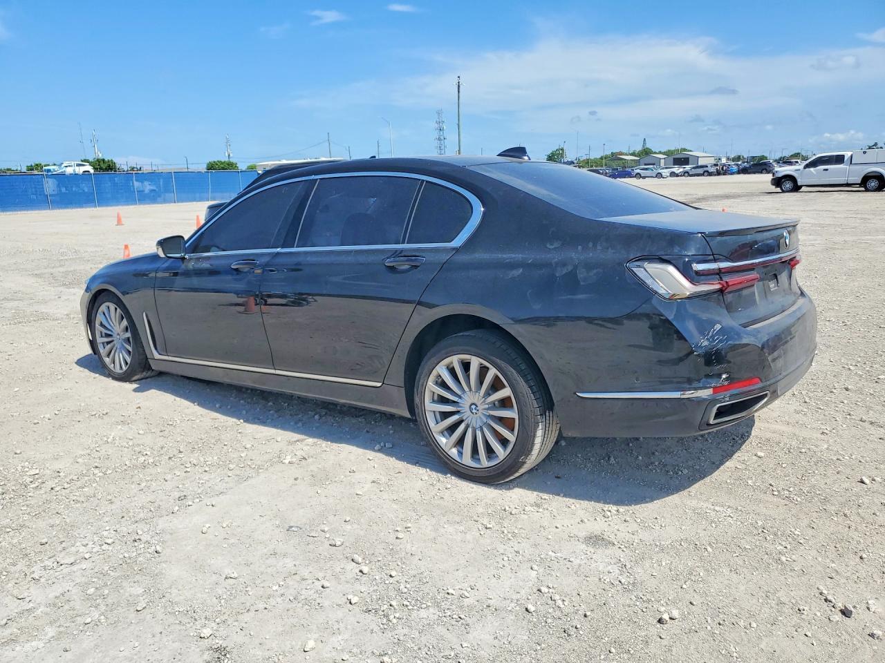 2020 BMW 740 I - Фото 2