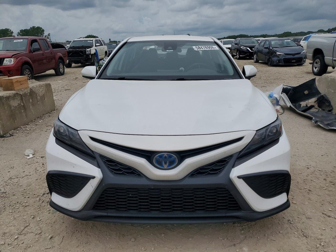 2021 Toyota Camry Se - Фото 5