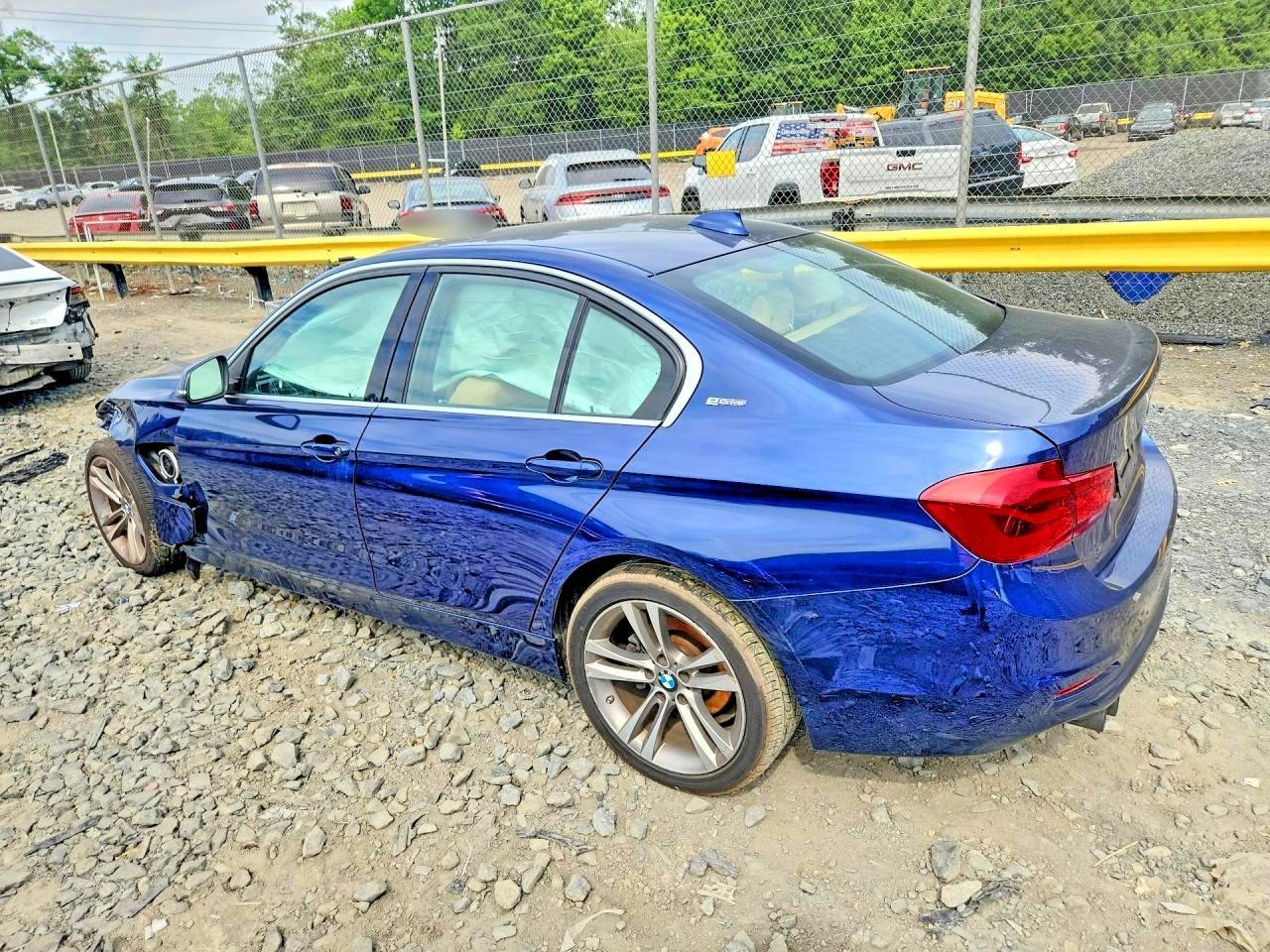 2018 BMW 330E - Фото 2