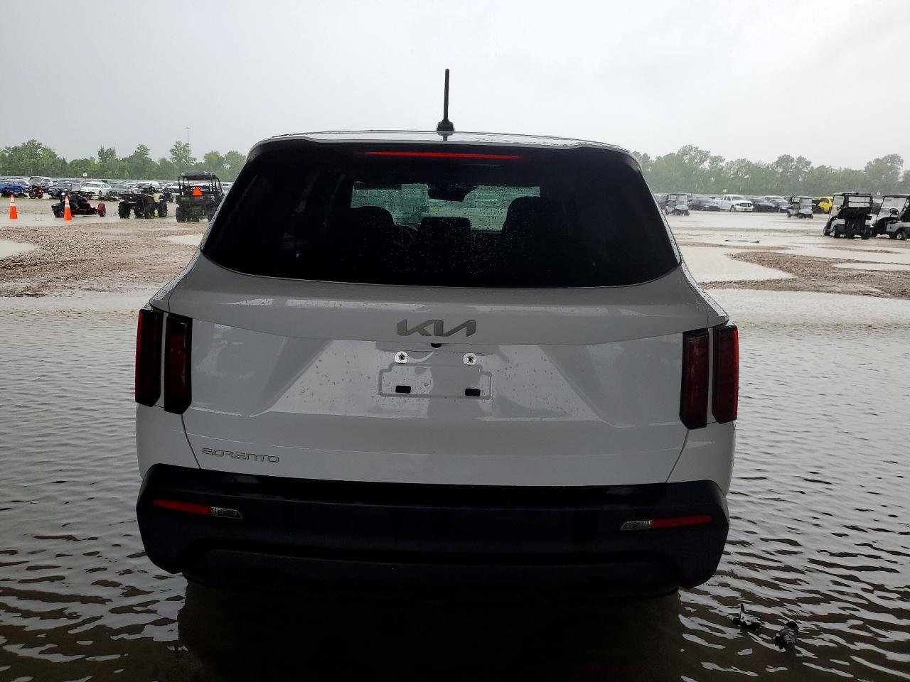 2023 Kia Sorento Lx - Image 6