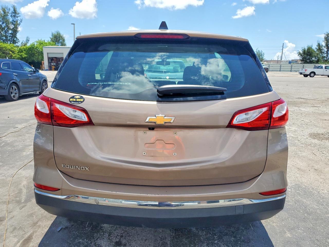 2018 Chevrolet Equinox Ls - Фото 6