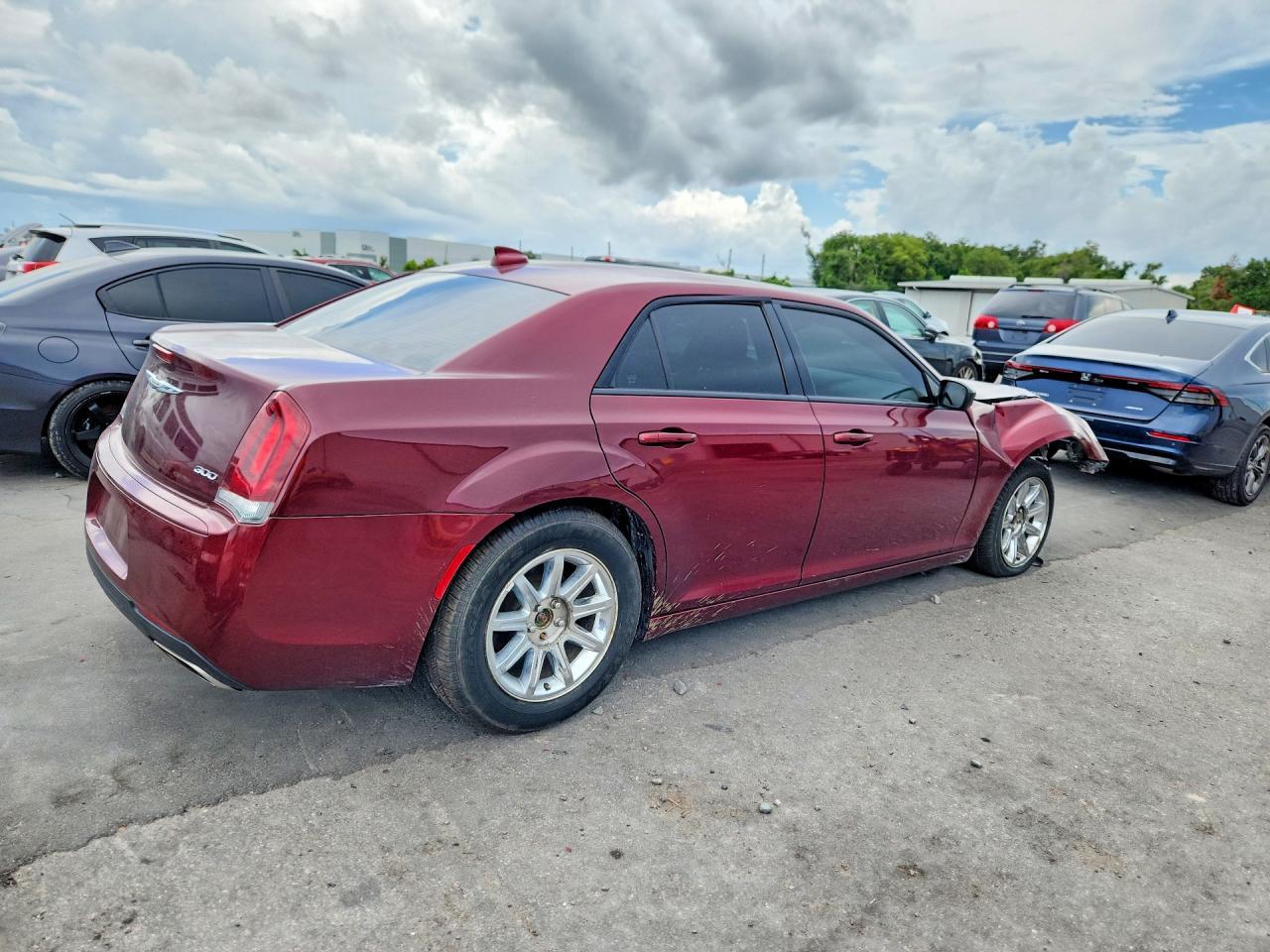 2019 Chrysler 300 Touring - Фото 3