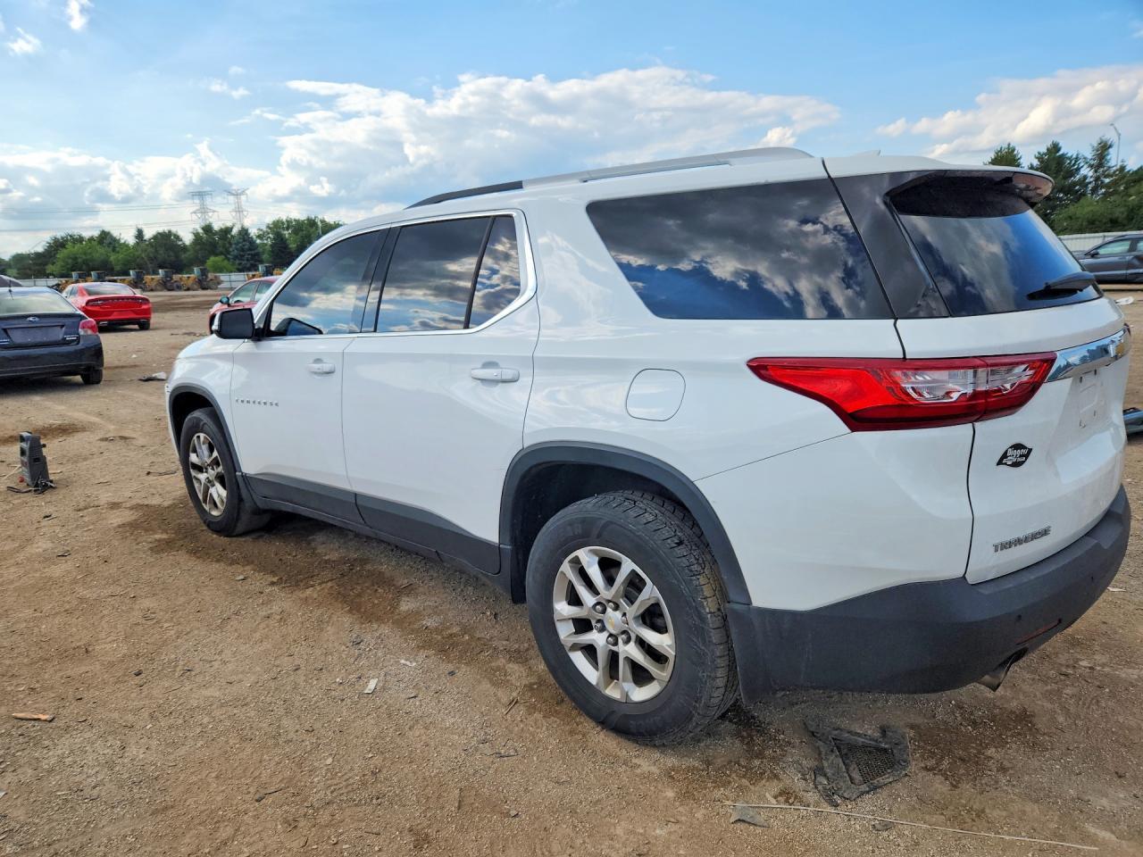 2018 Chevrolet Traverse Lt - Фото 2