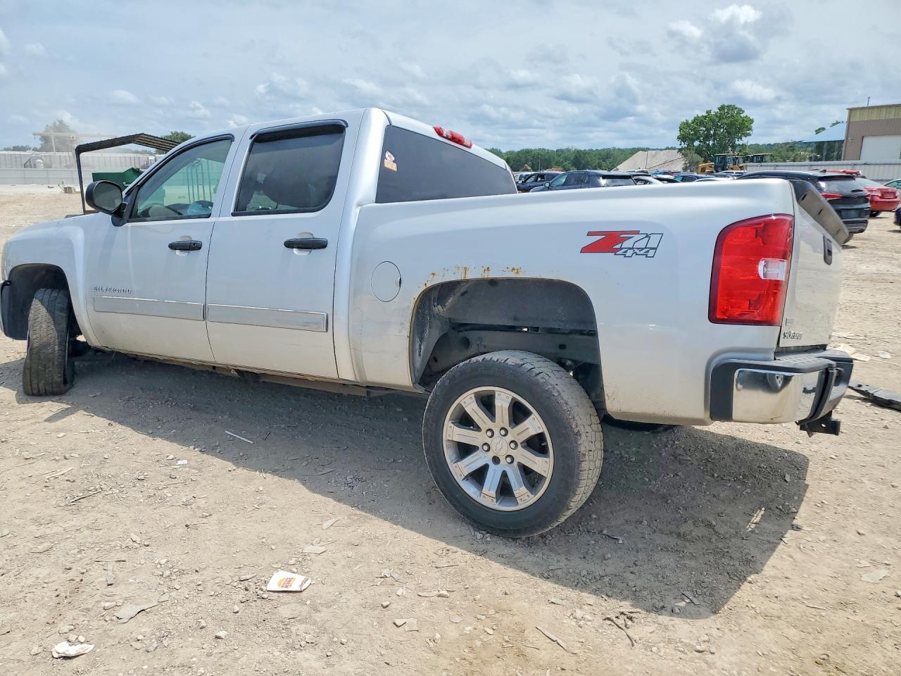 2011 Chevrolet Silverado K1500 Lt - Image 2