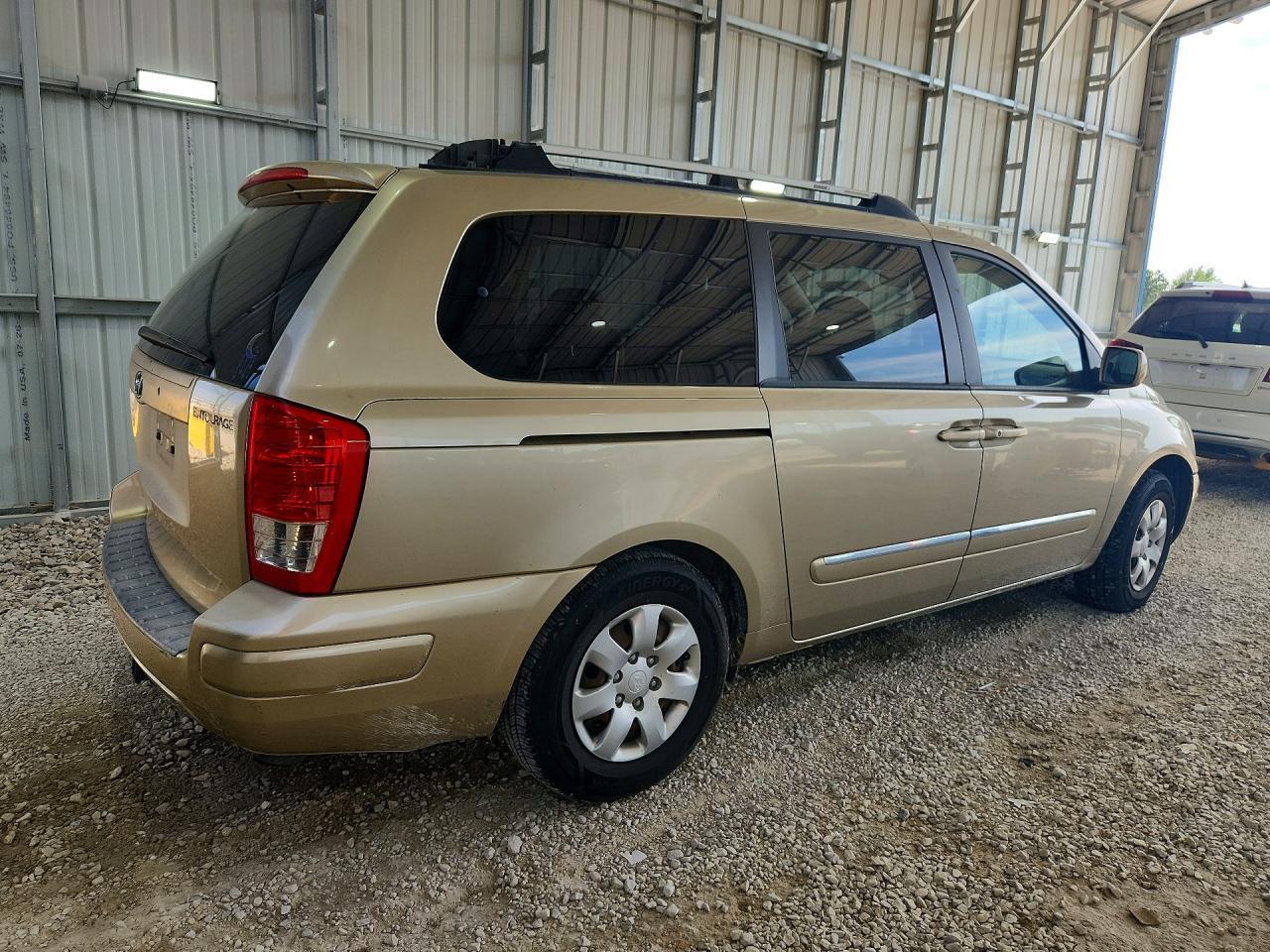 2007 Hyundai Entourage Gls - Фото 3