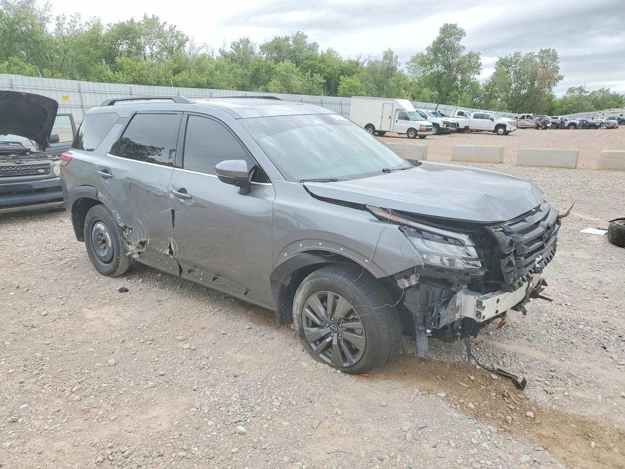 2024 Nissan Pathfinder Sv - Image 4