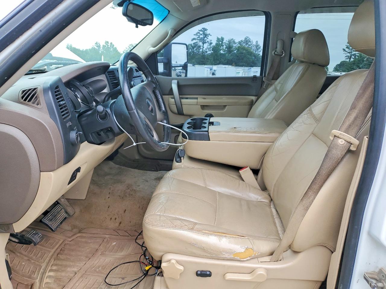 2012 GMC Sierra K2500 At4 - Image 7
