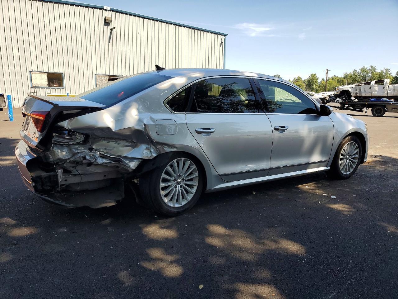 2017 Volkswagen Passat Se - Image 3