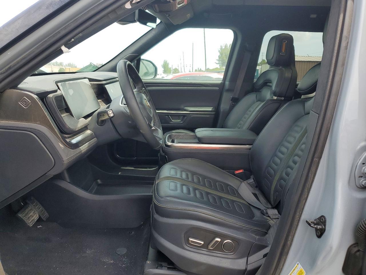 2025 Rivian R1S Adventure - Image 7
