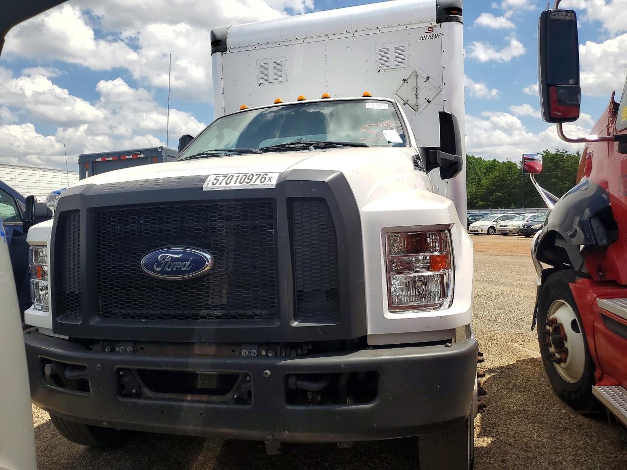 2017 Ford F750 Super Duty Box Truck - Image 5