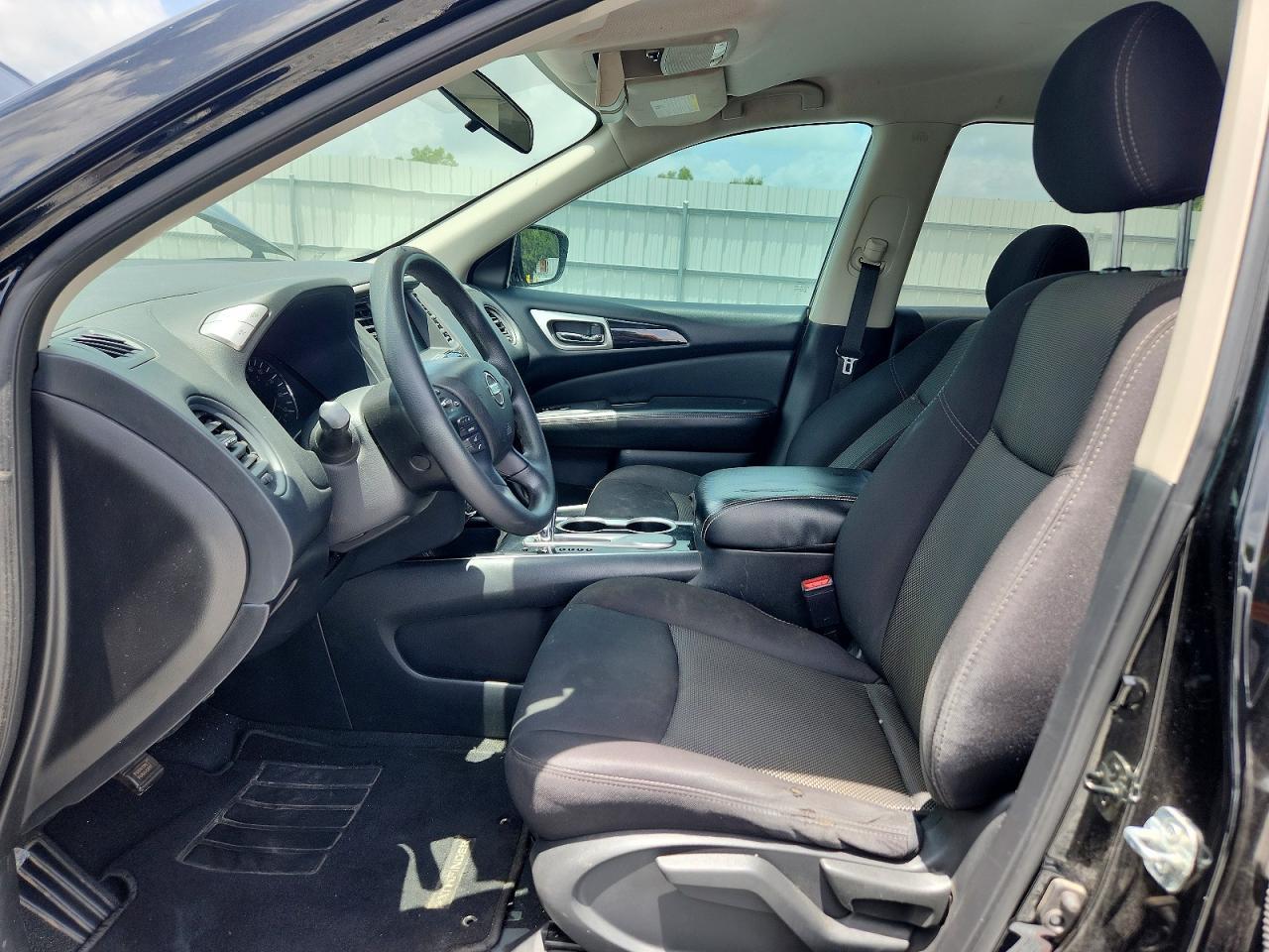 2020 Nissan Pathfinder S - Image 7