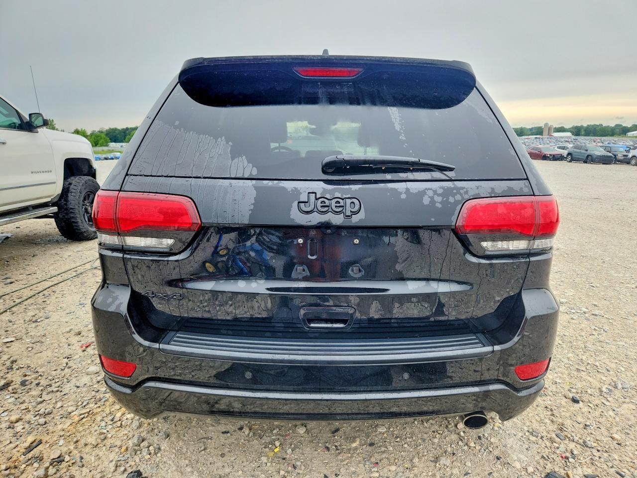 2019 Jeep Grand Cherokee Laredo - Image 6