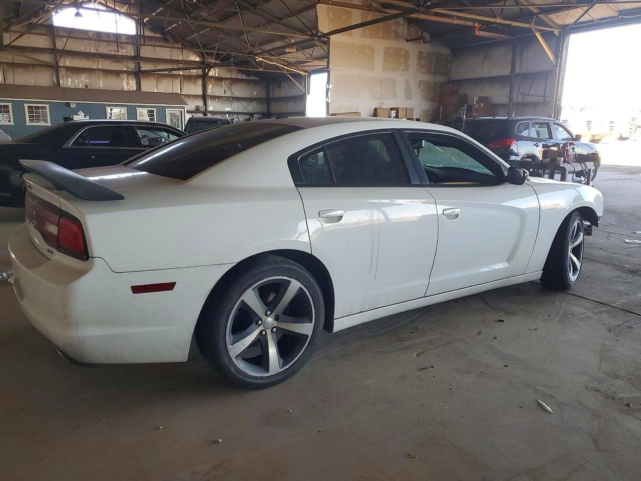 2014 Dodge Charger Sxt - Image 3