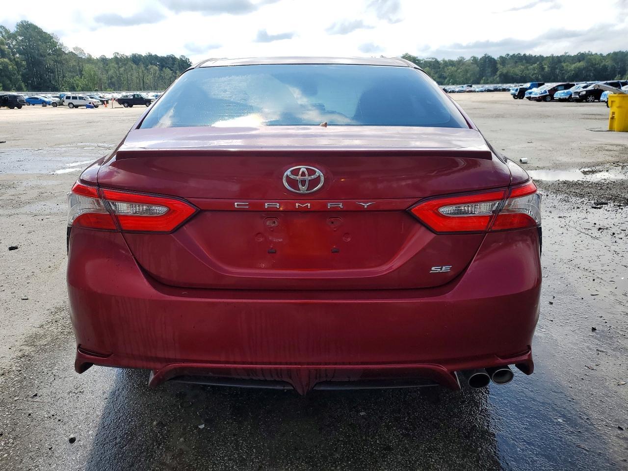 2018 Toyota Camry Se - Image 6