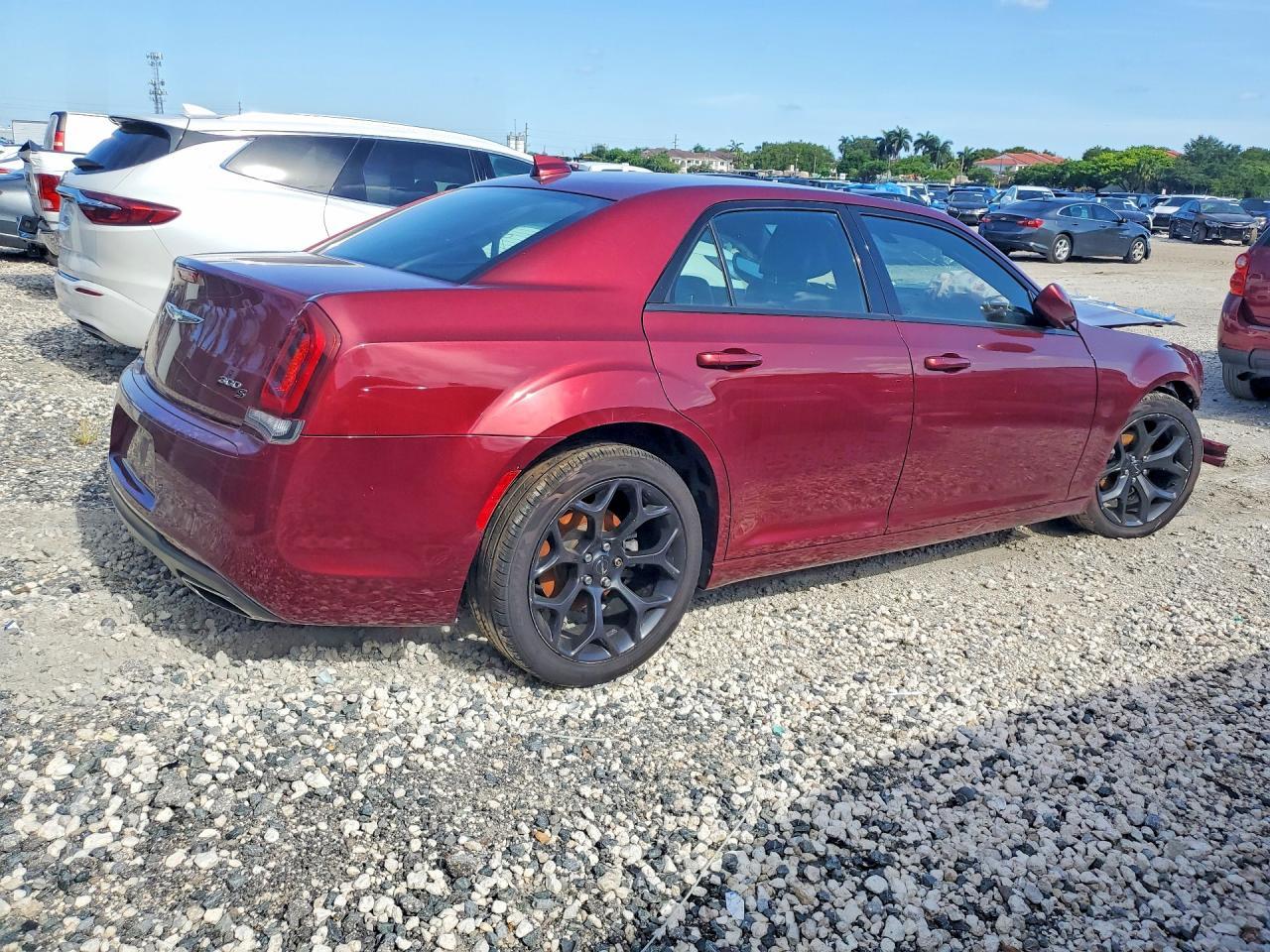 2019 Chrysler 300 S - Фото 3