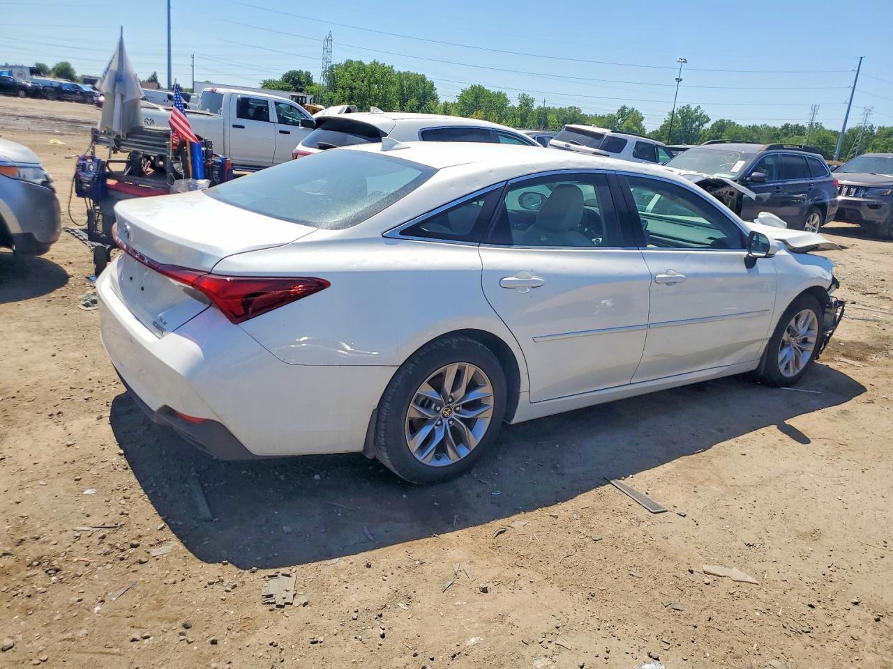 2022 Toyota Avalon Xle - Фото 3