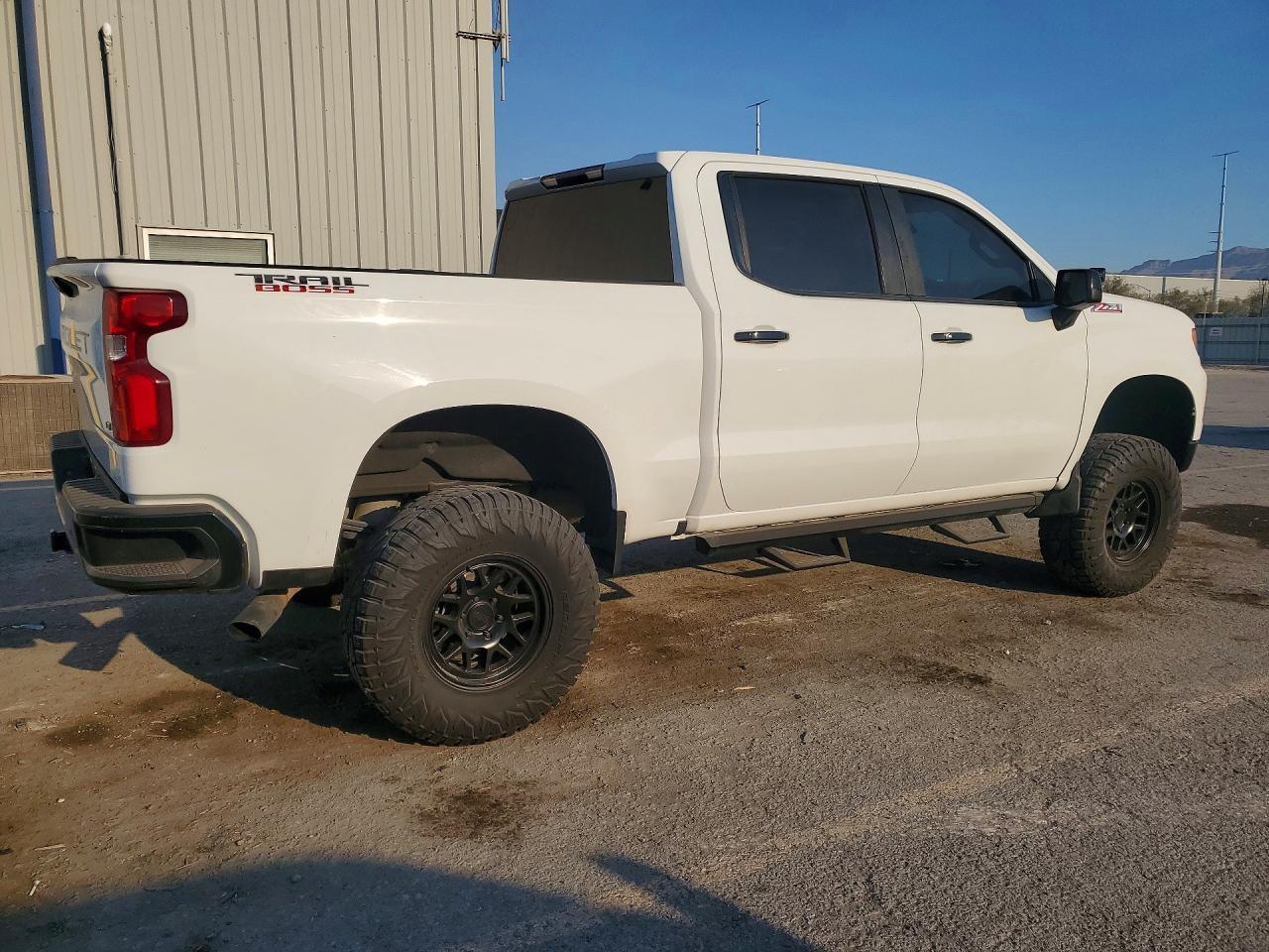 2022 Chevrolet Silverado K1500 Lt Trail Boss - Image 3