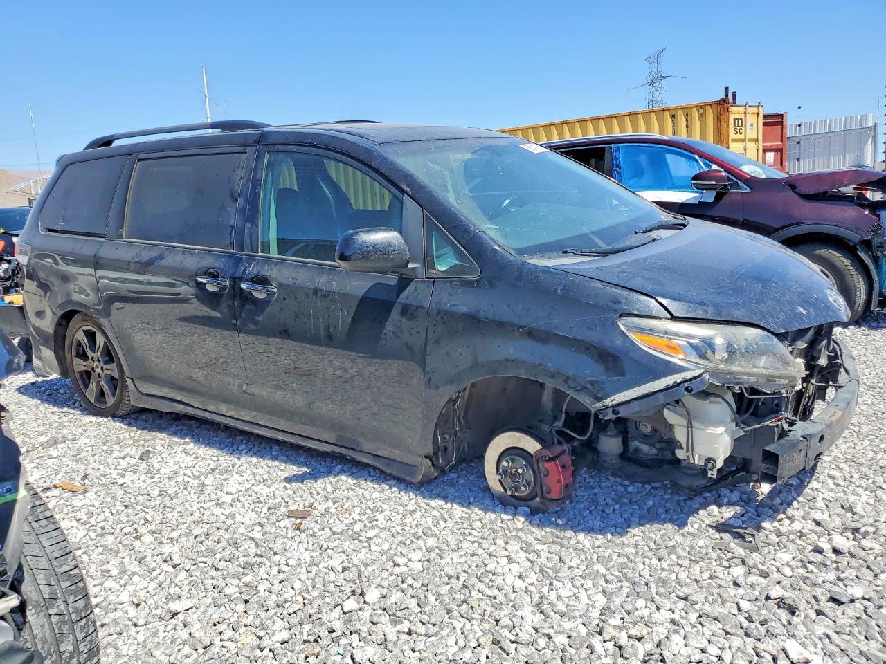 2017 Toyota Sienna Se - Image 4